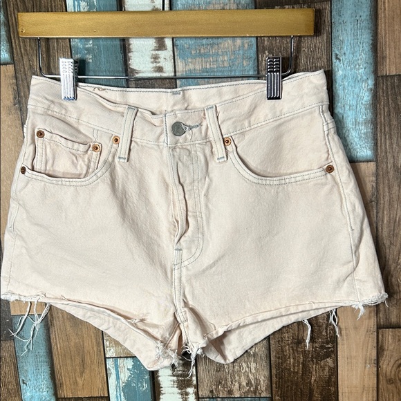 Levi's 501 button fly peach color Jean Shorts for Women - Picture 7 of 16